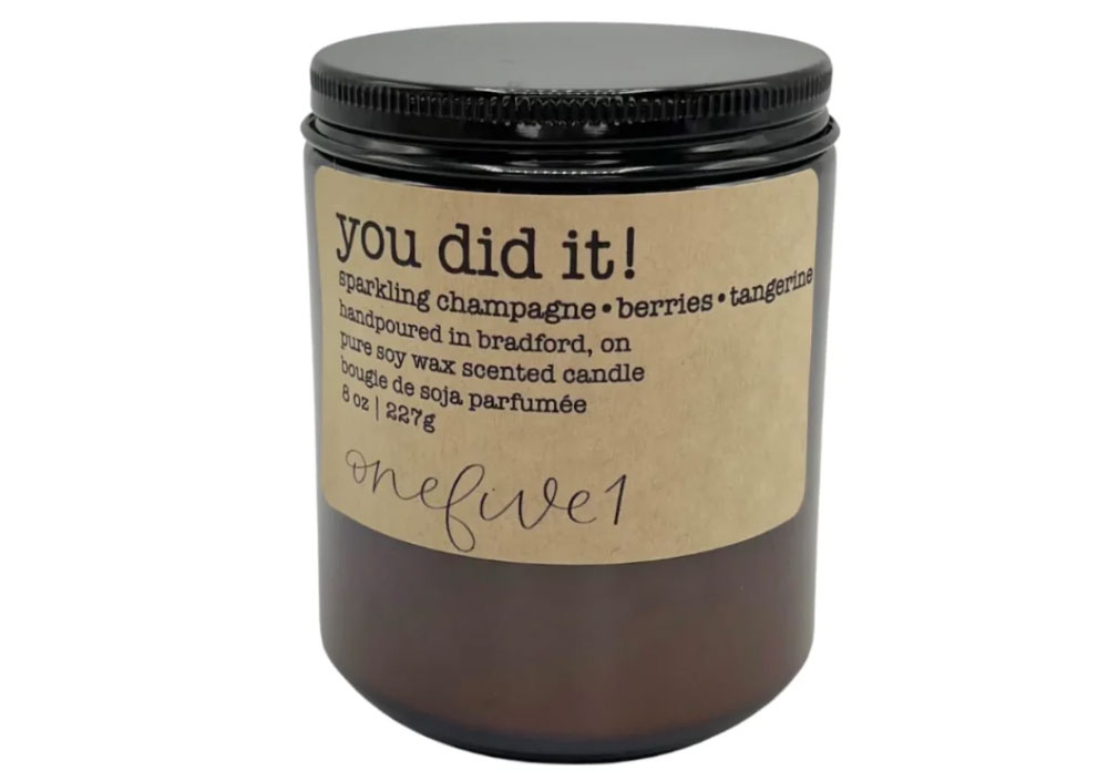 The You Dit It candle est perfect to offer as a housewarming present