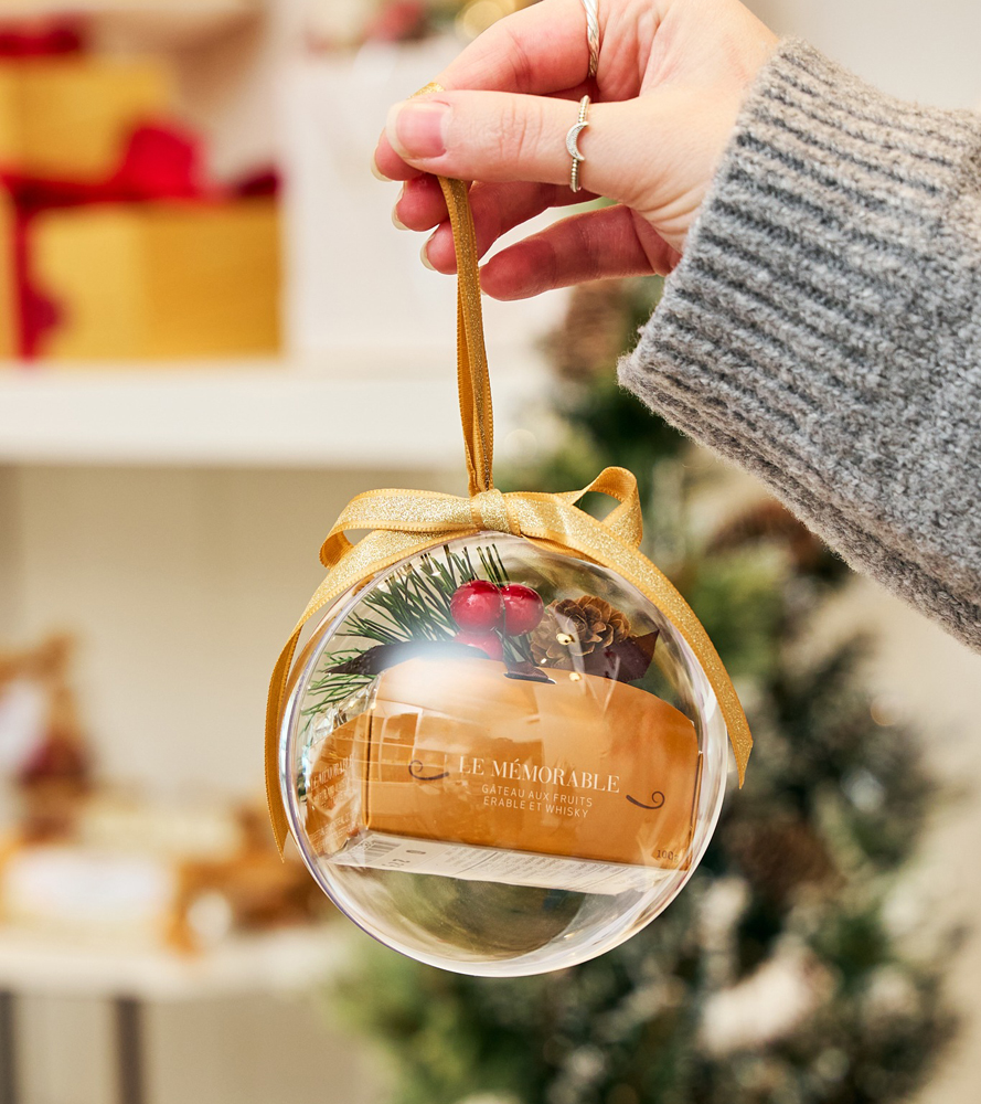 Christmas Ornament with Fruit Cake